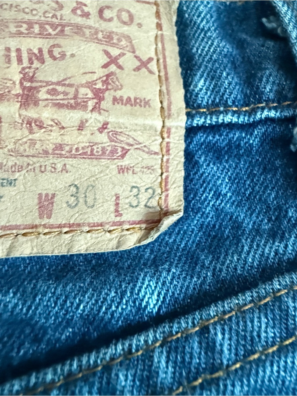 Levi's vintage 1980s Blue Jean cut off Bermuda High-Rise Shorts hand bleached - Picture 3 of 10
